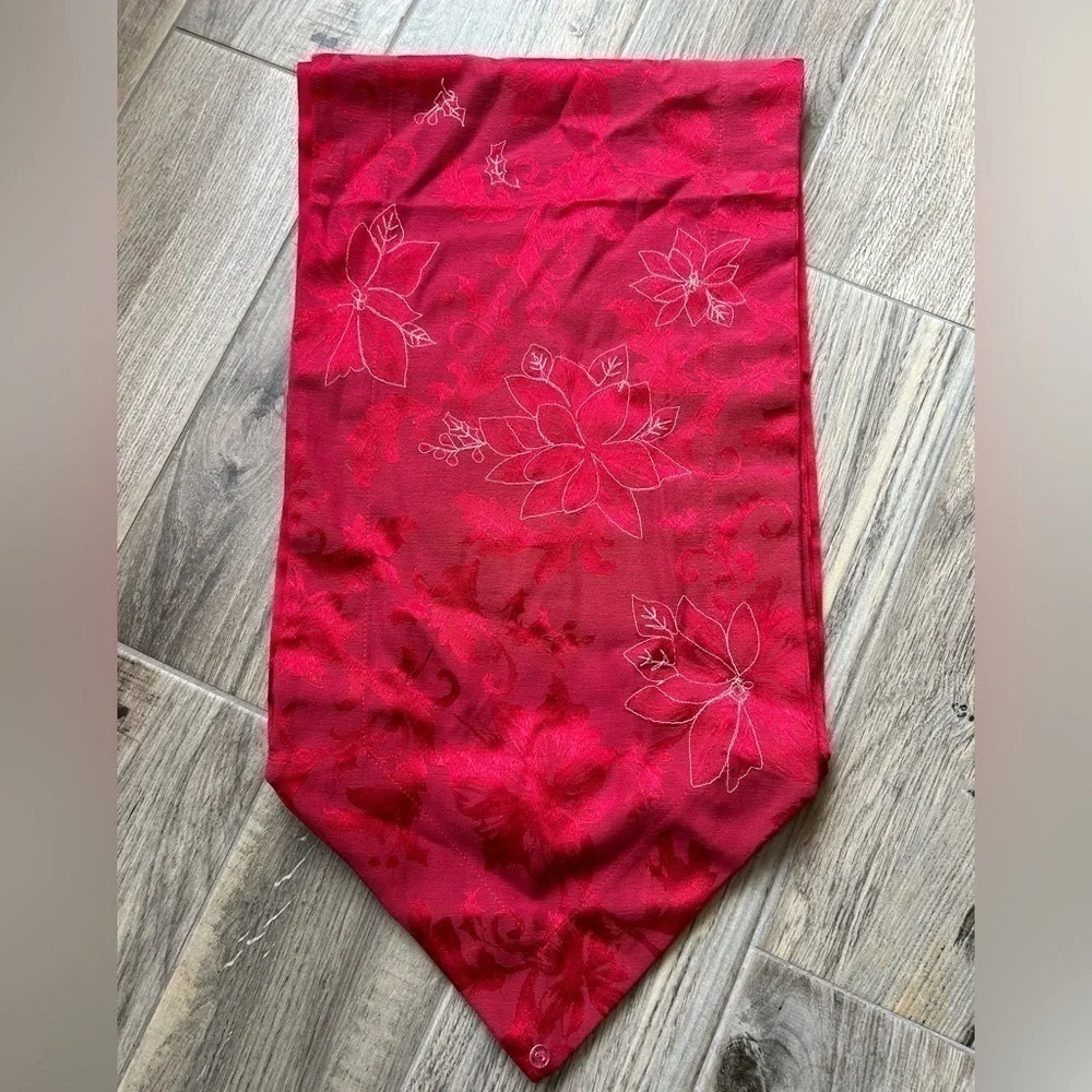 Poinsettia Christmas Table Runner
